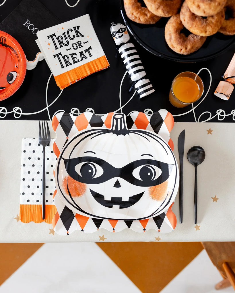 Vintage Halloween Pumpkin Paper Plate Set (9 Included)